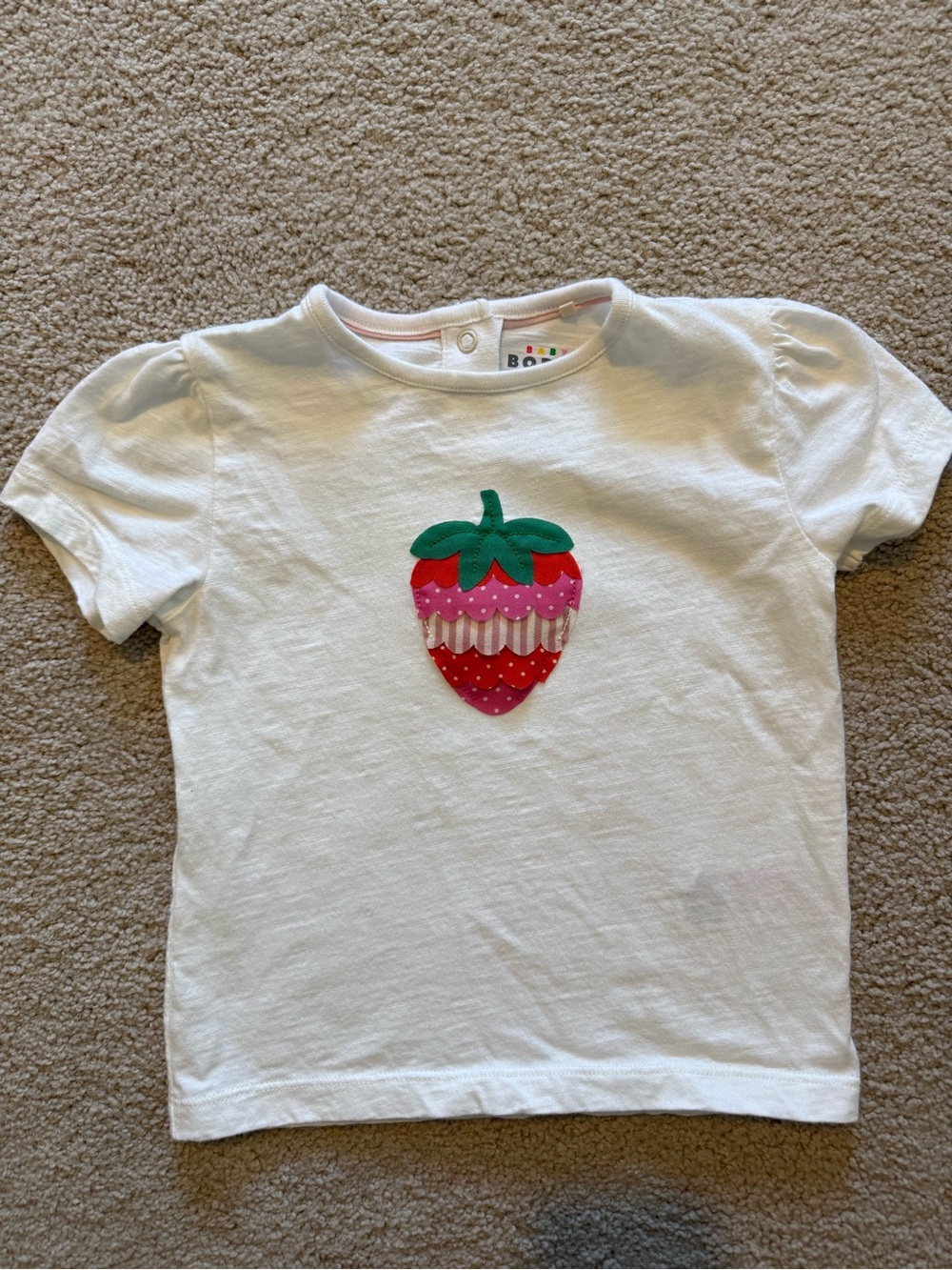 Baby Boden Strawberry Appliqué White Cotton Tee 2-3Y Like New